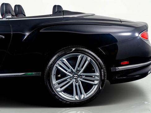 Used 2023 Bentley Continental GT V8 image 22
