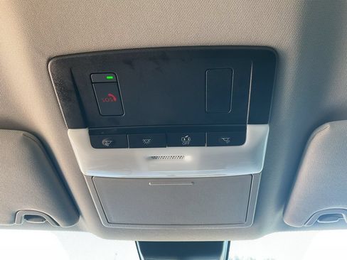 Used 2025 Nissan Altima 2.5 SV FWD image 13
