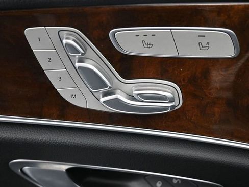 Used 2019 Mercedes-Benz E 300 image 21