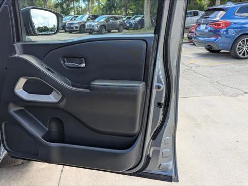 Used 2022 Nissan Frontier SV RWD image 23