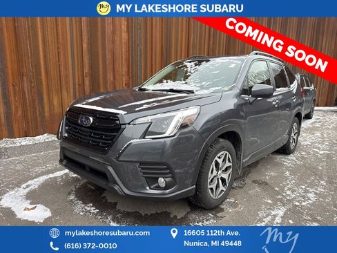 Used 2022 Subaru Forester Premium image 3