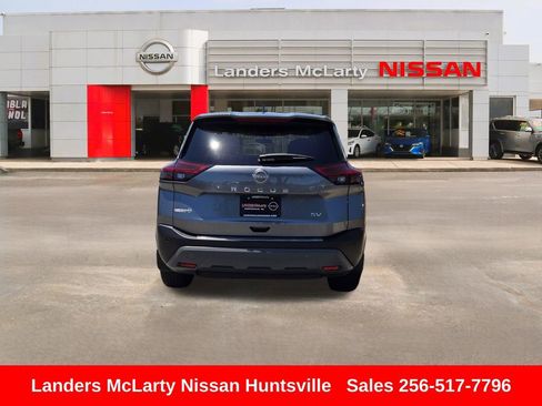 Used 2023 Nissan Rogue SV FWD image 5