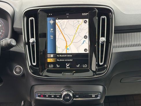 Used 2022 Volvo XC40 T5 R-Design w/ Advanced Package image 29