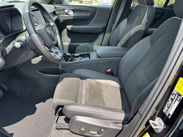 Used 2023 Volvo XC40 Recharge Ultimate w/ Protection Package Premier AWD/4WD image 19