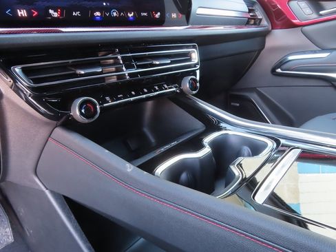 New 2026 Chevrolet Traverse Z71 w/ Enhanced Driving Package image 6