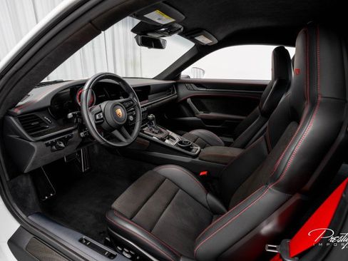 Used 2022 Porsche 911 GT3 image 25