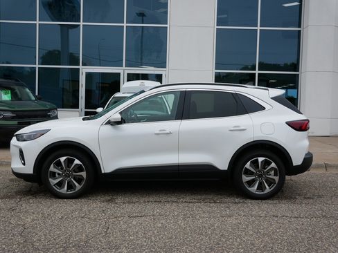 Used 2023 Ford Escape Platinum image 26