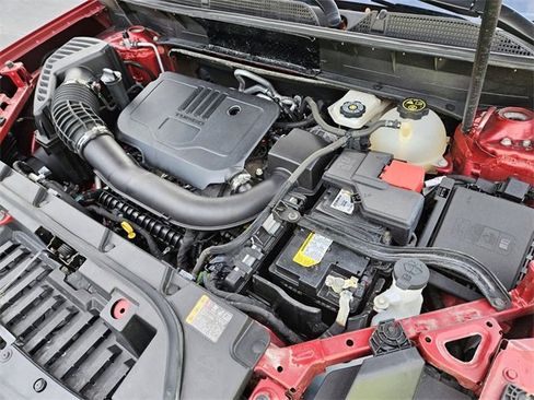 Used 2023 GMC Acadia SLT image 17