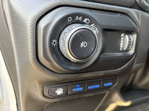 Used 2023 Jeep Wrangler Unlimited Sahara w/ Cold Weather Group image 24