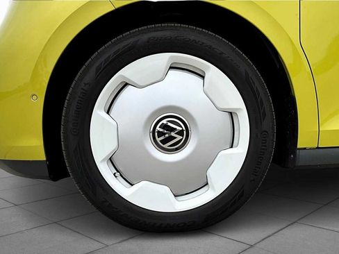New 2025 Volkswagen ID. Buzz 1st Edition image 11