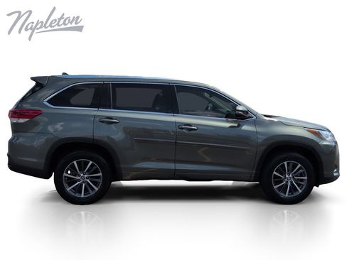 Used 2018 Toyota Highlander XLE FWD image 7