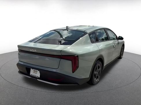 Used 2025 Kia K4 LXS image 14