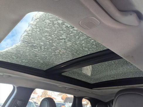 Used 2020 Jeep Cherokee Limited image 16