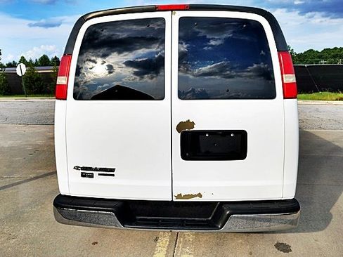 Used 2012 Chevrolet Express 3500 LT w/ LT Preferred Equipment Group RWD image 8