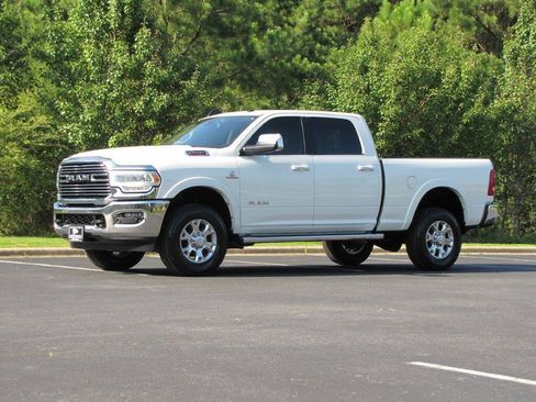 Used 2022 RAM 2500 Laramie AWD/4WD image 3