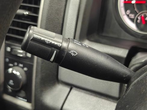 Used 2019 RAM 1500 ST w/ SXT Plus Group AWD/4WD image 38