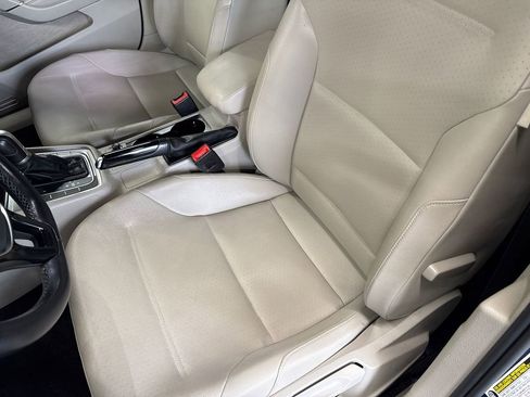 Used 2015 Volkswagen Golf S w/ Lighting Package image 28