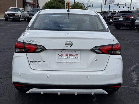 Used 2023 Nissan Versa S FWD image 6
