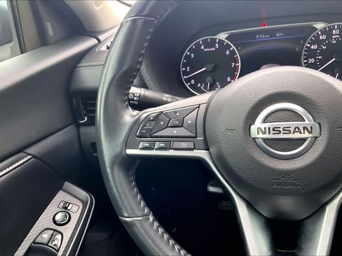 Used 2022 Nissan Sentra SV FWD image 24