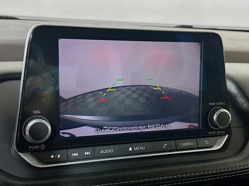 Used 2023 Nissan Rogue SV image 13