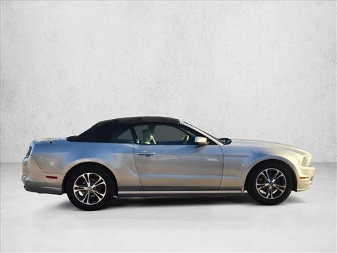 Used 2014 Ford Mustang Premium image 4