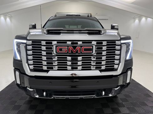 Used 2024 GMC Sierra 2500 Denali w/ Denali Reserve Package AWD/4WD image 2