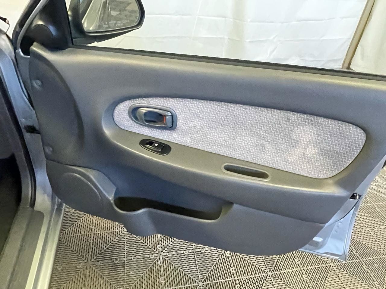 Used 2004 Kia Spectra Sedan FWD image 14