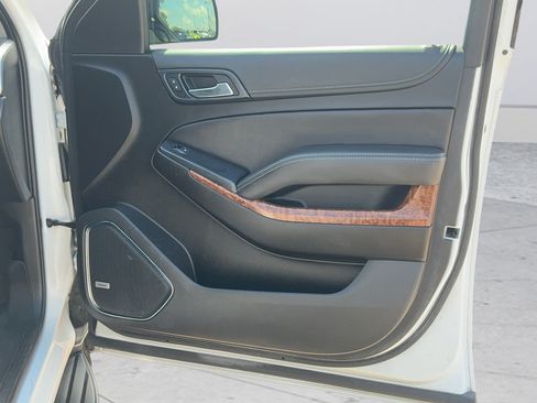 Used 2020 Chevrolet Tahoe Premier w/ Premier 6.2L Value Package RWD image 23