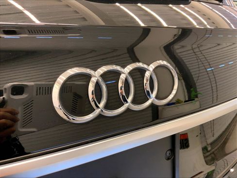 Certified 2021 Audi Q5 e Prestige w/ Prestige Package AWD/4WD image 30