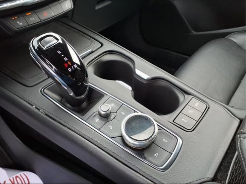 Used 2023 Cadillac XT4 Luxury w/ Cold Weather Package image 20