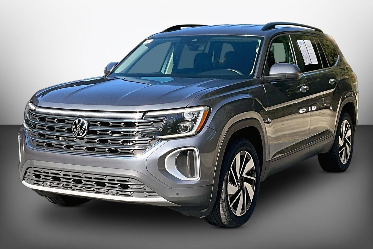 Used 2025 Volkswagen Atlas SE FWD image 4