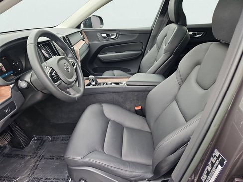 Used 2023 Volvo XC60 B5 Plus w/ Climate Package AWD/4WD image 34