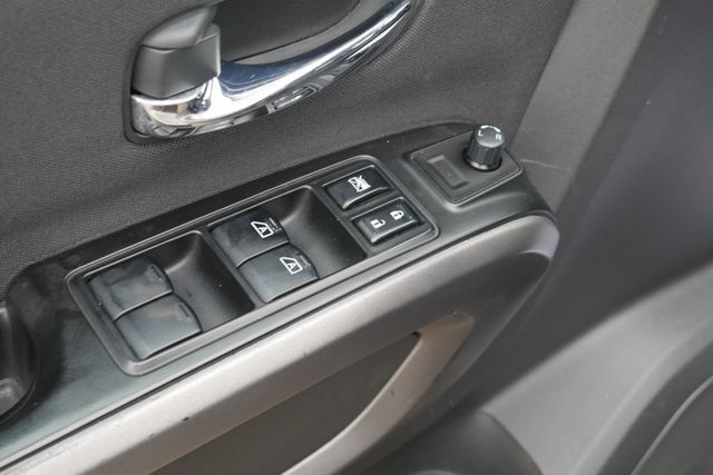 Used 2015 Nissan Titan SV w/ SV Value Truck Package AWD/4WD image 14