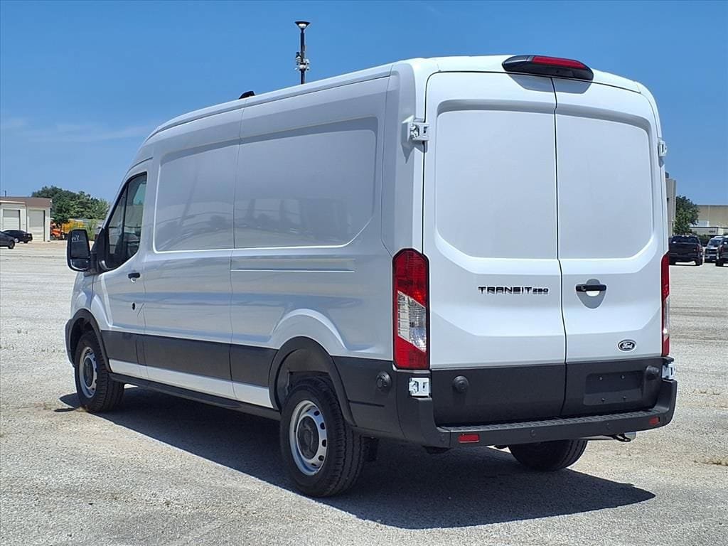 New 2026 Ford Transit 250 148 Medium Roof w/ Load Area Protection Package RWD image 6