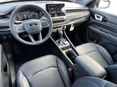 New 2026 Jeep Compass Limited image 9