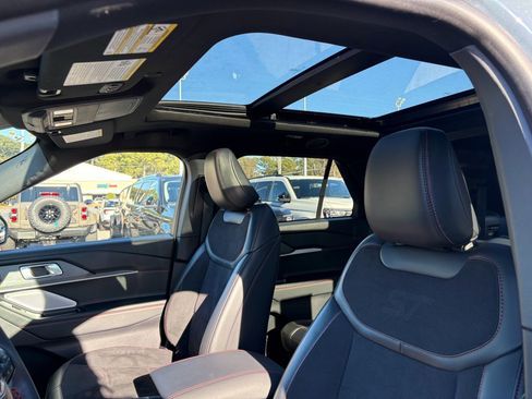 Used 2025 Ford Explorer ST w/ Sun And Sound Package image 16