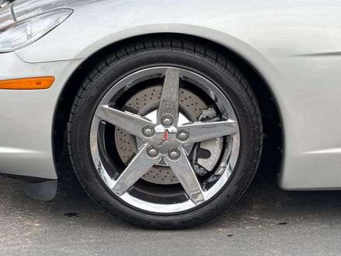 Used 2007 Chevrolet Corvette Coupe w/ Preferred Equipment Group image 29