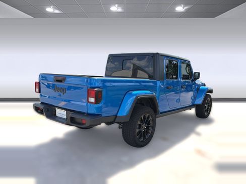 Used 2025 Jeep Gladiator Sport AWD/4WD image 8