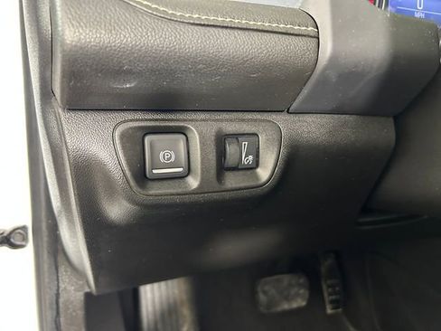 Used 2021 GMC Acadia SLE image 20