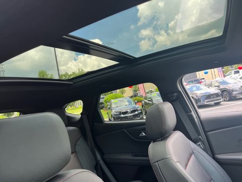 Used 2023 Chevrolet Blazer RS w/ Enhanced Convenience Package image 21