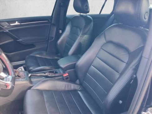 Used 2017 Volkswagen Golf S image 14