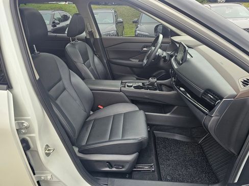 Used 2022 Nissan Rogue SL w/ SL Premium Package image 28