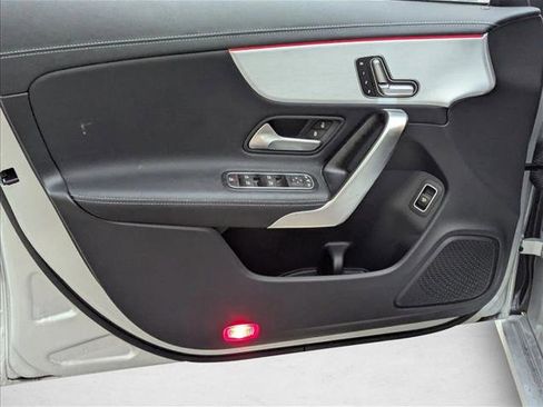 Used 2022 Mercedes-Benz CLA 250 image 9