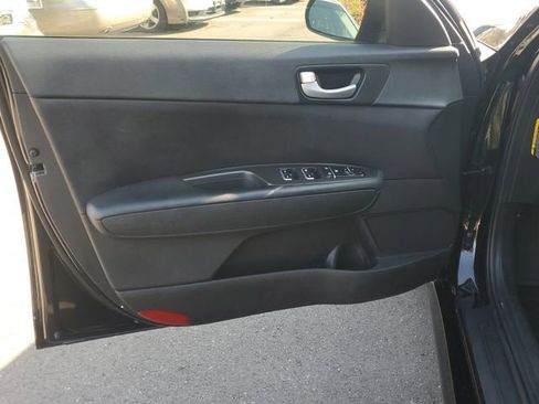 Used 2017 Kia Optima LX image 16