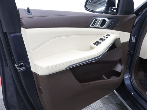 Used 2019 BMW X5 xDrive40i w/ Convenience Package AWD/4WD image 14