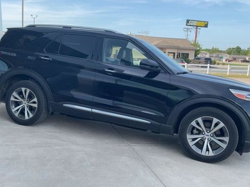 Used 2020 Ford Explorer Platinum w/ Premium Technology Package AWD/4WD image 4