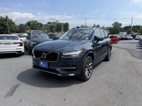 Used 2019 Volvo XC90 T5 Momentum w/ Multimedia Package AWD/4WD image 2