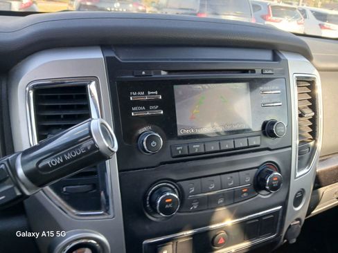 Used 2018 Nissan Titan SV RWD image 33