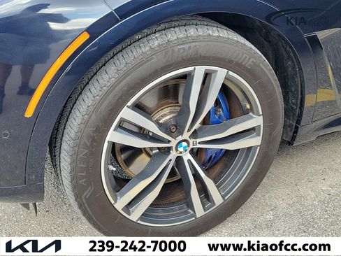 Used 2024 BMW X7 xDrive40i w/ M Sport Package image 5