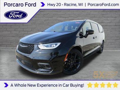 Used 2025 Chrysler Pacifica Limited